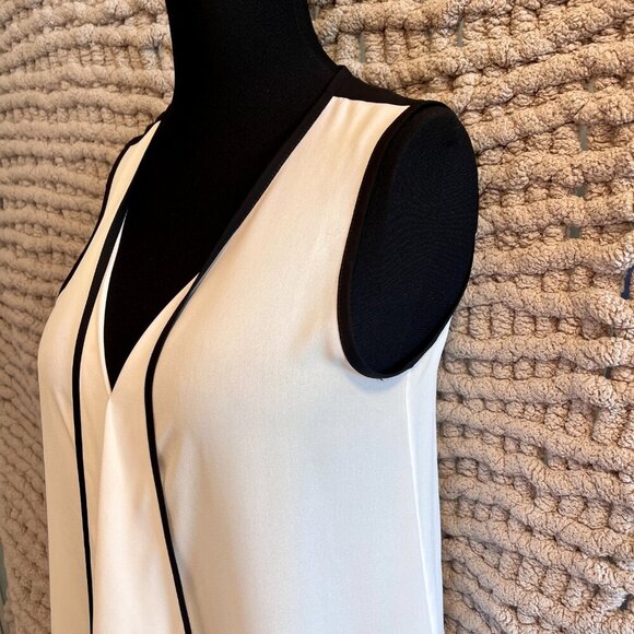 Joesph Ribkoff Sleeveless White with Black Trim Top with Ruffled front Size 8 - Picture 3 of 12